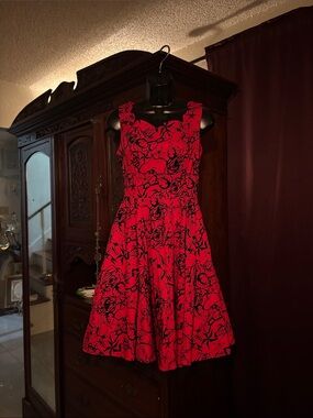 Hearts and Rosas Sleeveless Red Floral Tea-Length Dress